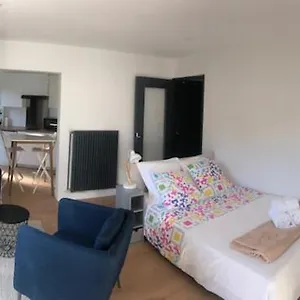 Appartement Rond Point Studio Cosy Et Avec Balcon, Saint-Etienne (Loire)